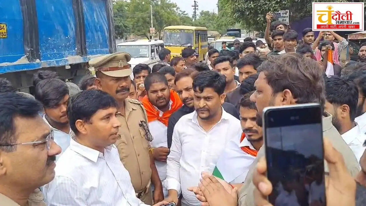 chandauli-news-jantar-mantar-lathicharge-student-protest-pddu-nagar