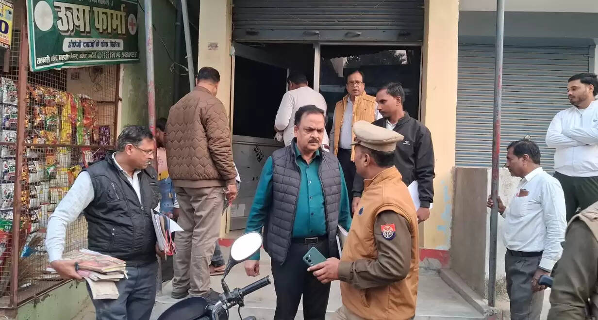  Illegal Akanksha Child Care Center Chakiya  SDM action against unauthorized pathology centers  treating newborn without expert in NICU