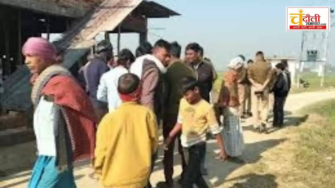 Chandauli news Ambedkar statue vandalized, Chandauli khabar Maniyarpur protest news