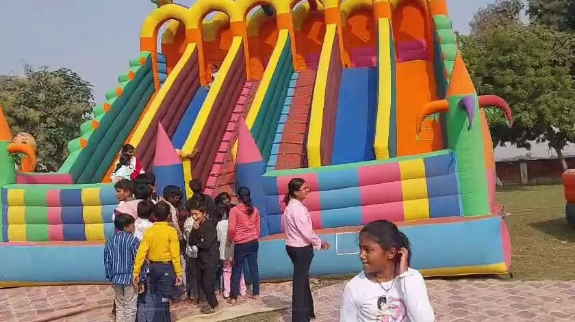 St Johns School Kutsila annual picnic news  learn and fun activities for students in Chandauli  school picnic cum health checkup Chandauli