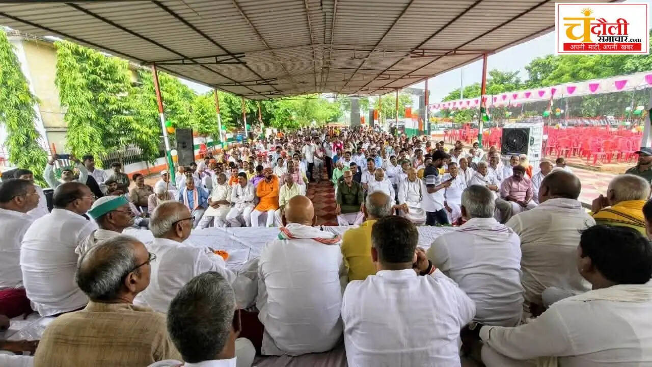 dhanapur-shahadat-divas-samajwadi-party-distance