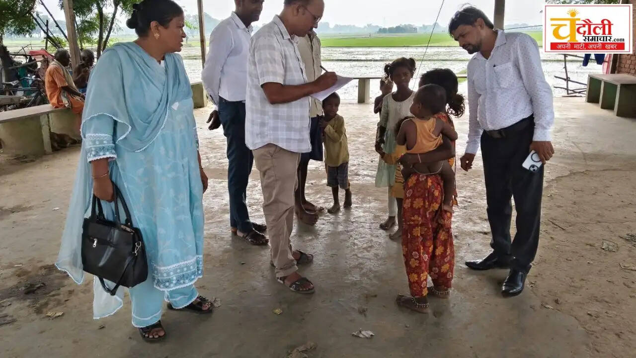 chandauli-news-shahabganj-beo-ajay-kumar-banwasi-basti-visit 