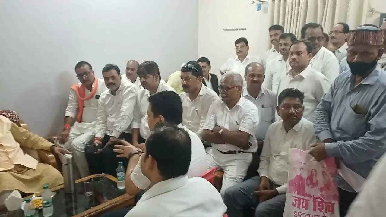 Dr Mahendra Nath pandey