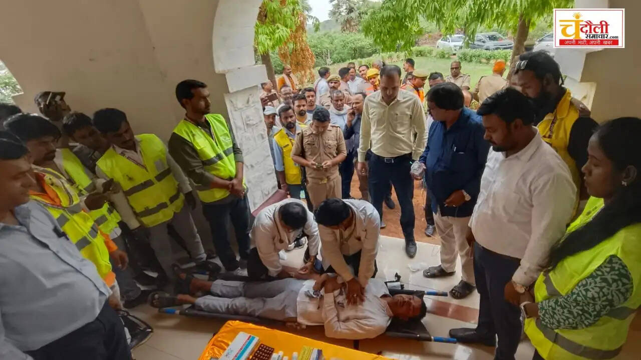 chandauli-dm-chandra-mohan-garg-flood-mock-drill-ndrf