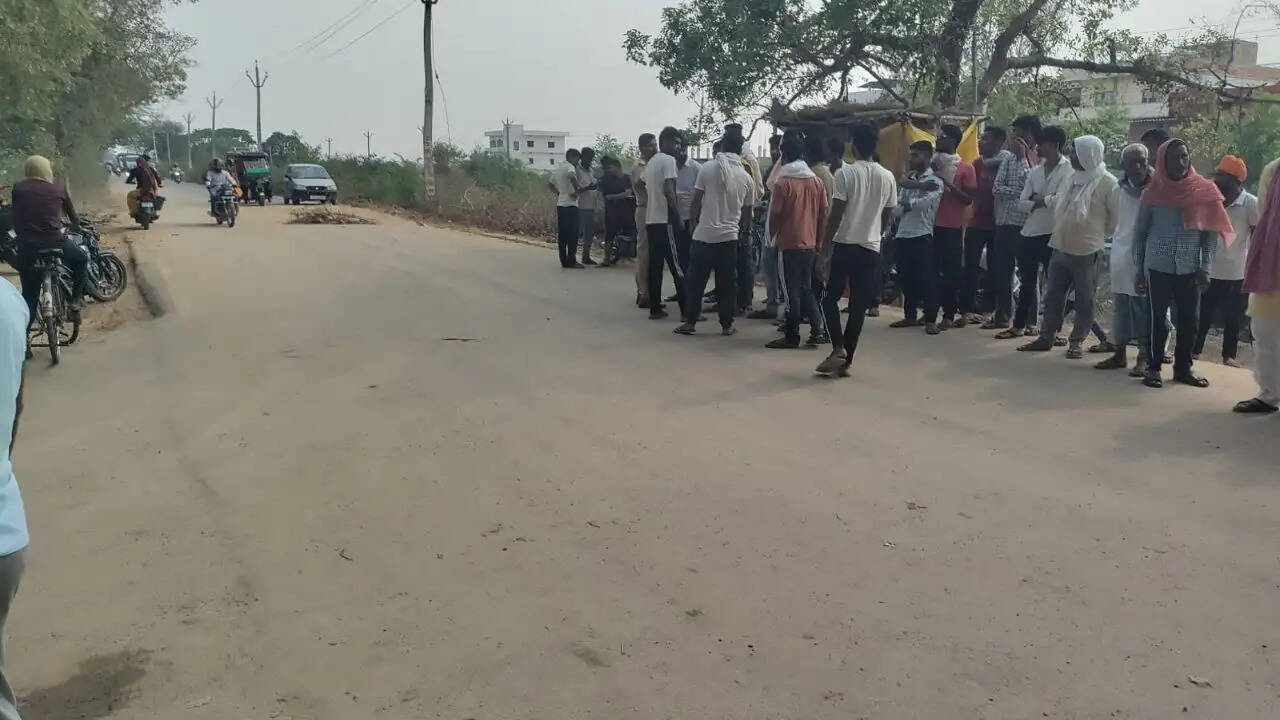 shahabganj-karnaul-dumper-accident-youth-died-news