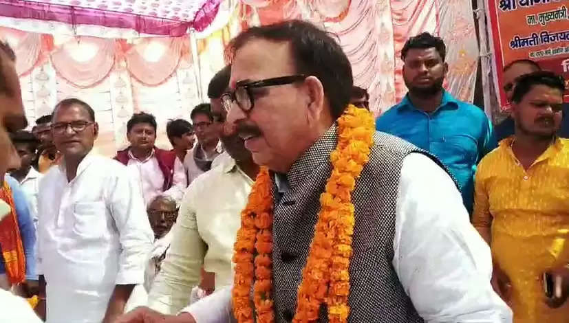 Dr Mahendra Nath Pandey 