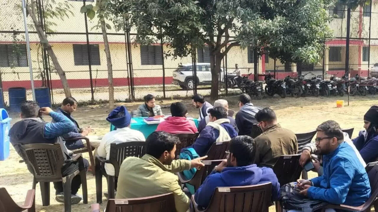 Chandauli Thana Samadhan Divas 2026, SP Aditya Langhe Public Hearing, 