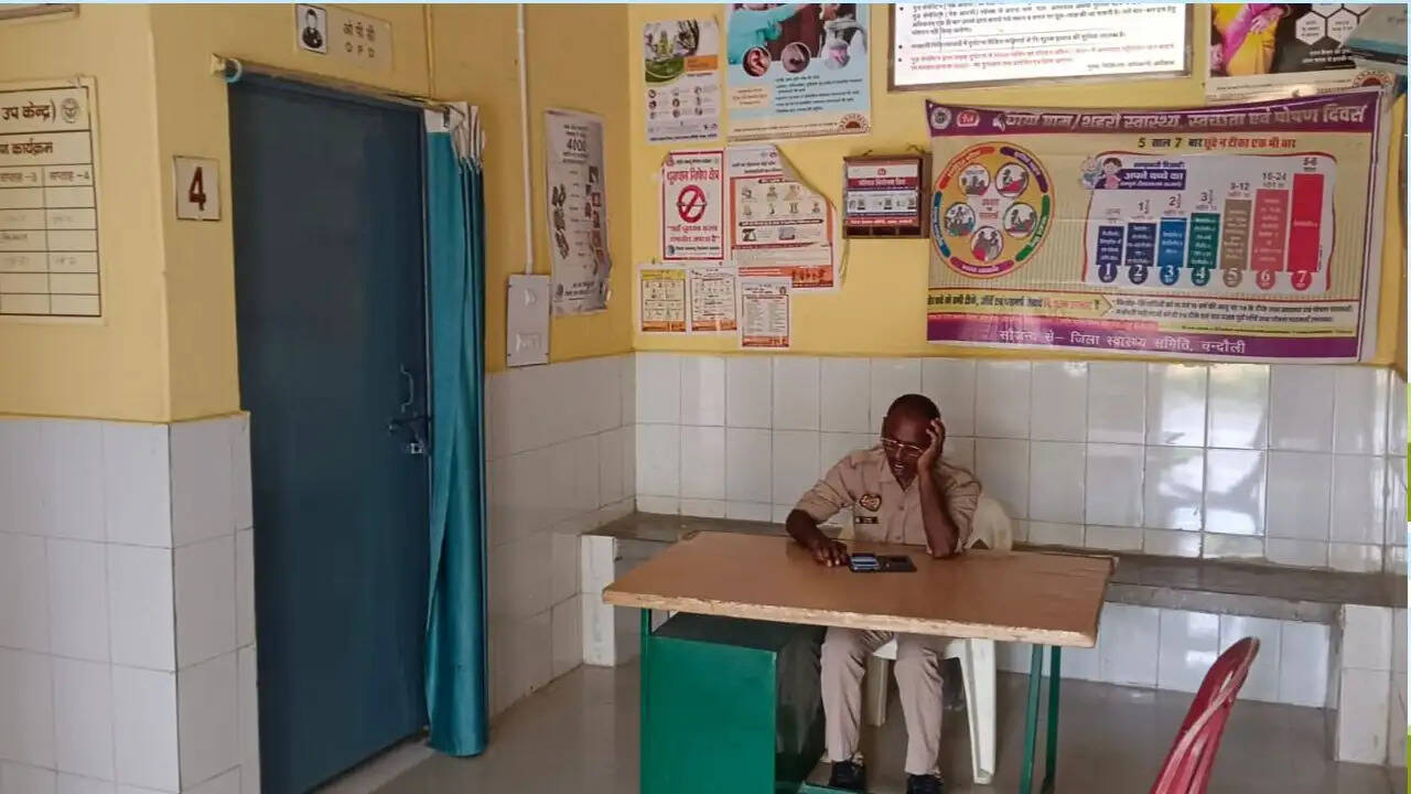 Eliya-phc-doctor-absent-patients-facing-trouble