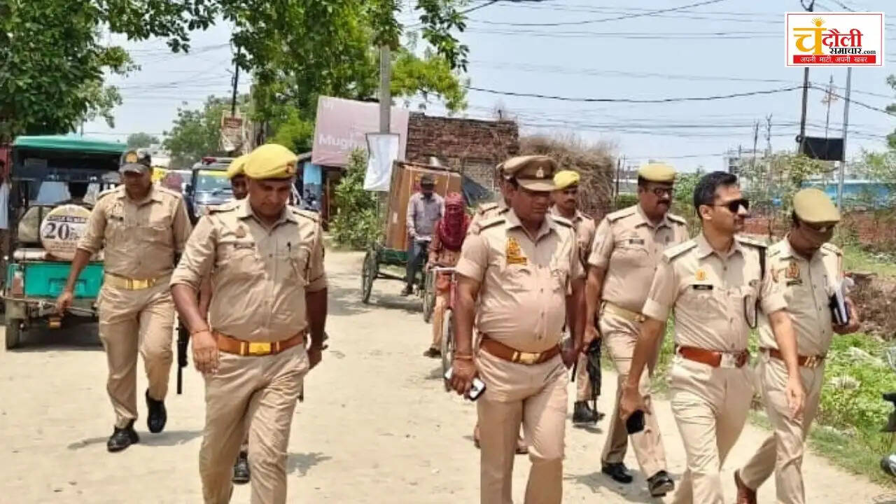 chandauli-sp-akash-patel-inspection-chandhasi-mandi-truck-parking
