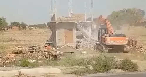 SDM PDDU Nagar action  