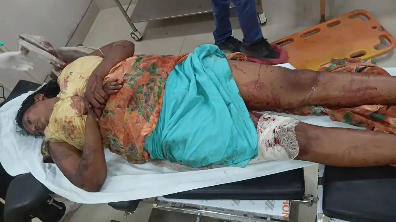 woman-jumps-before-train-with-daughters-mugalsarai