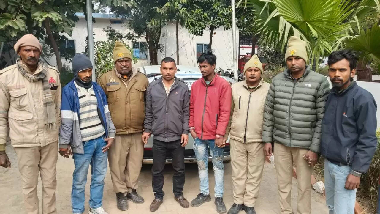 Chandauli police illegal liquor arrest, UP Bihar border liquor smuggling, Chandauli crime news update 2026