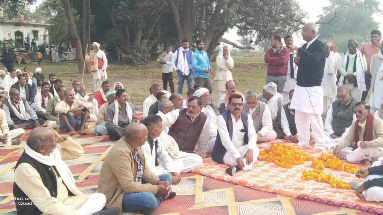 Chandauli news SP kisan mahapanchayat, Chandauli khabar Ram Kishun Yadav speech,