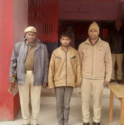 Four Arrested by Chakiya  and Balua Police   