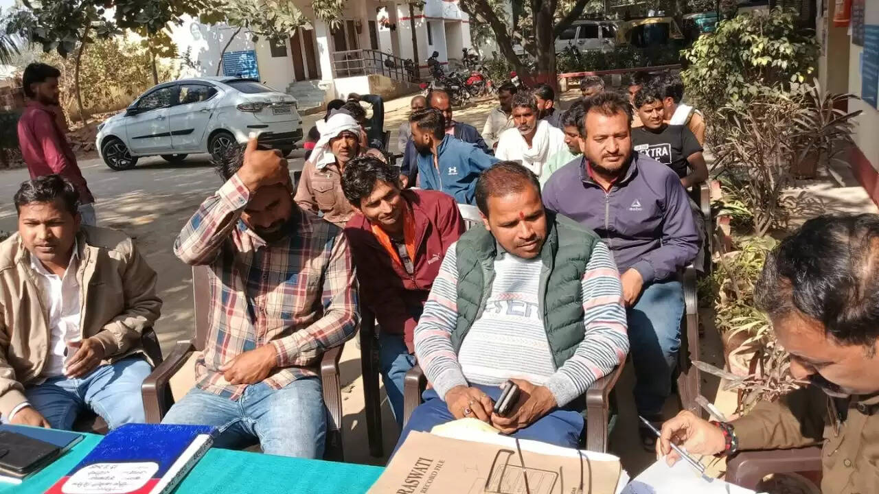 Chandauli news Saraswati Puja meeting, Chandauli khabar Shahabganj police alert, Chandauli samachar peace committee updates