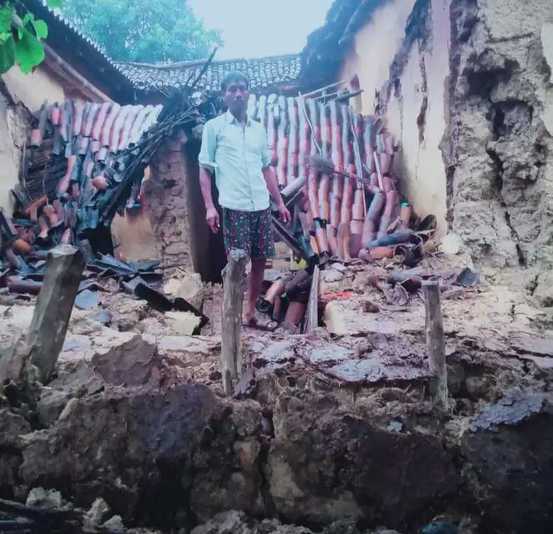 Old houses Collapsed