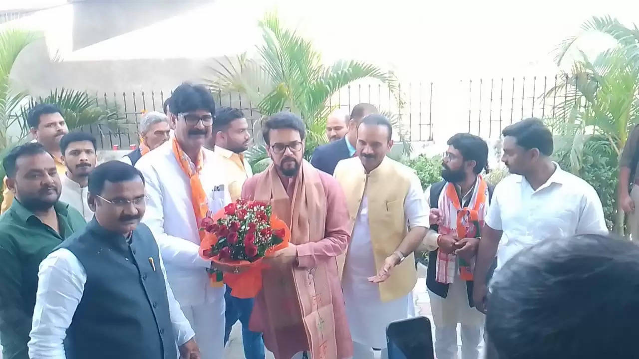 minister anurag thakur 