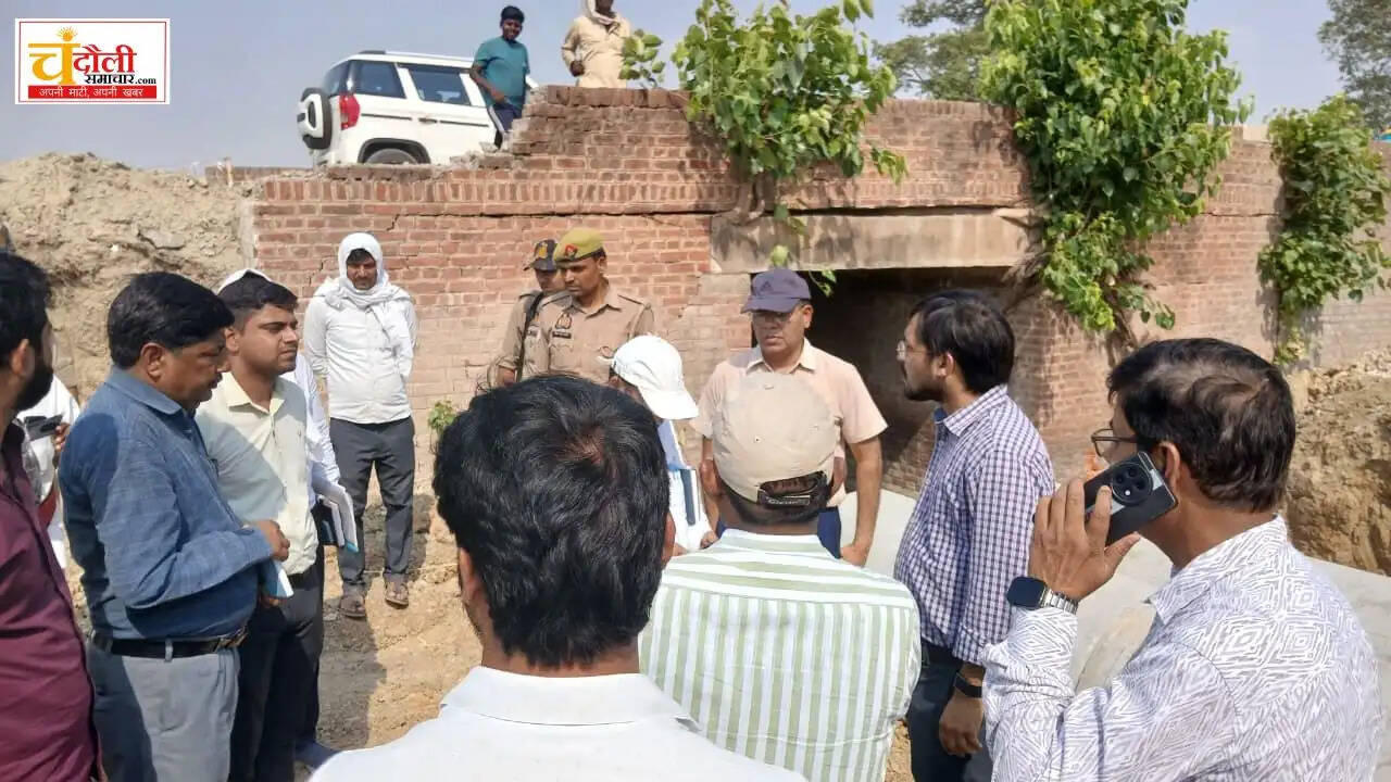 chandauli-dm-inspected-mugalsarai-baburi-lewa-road-widening