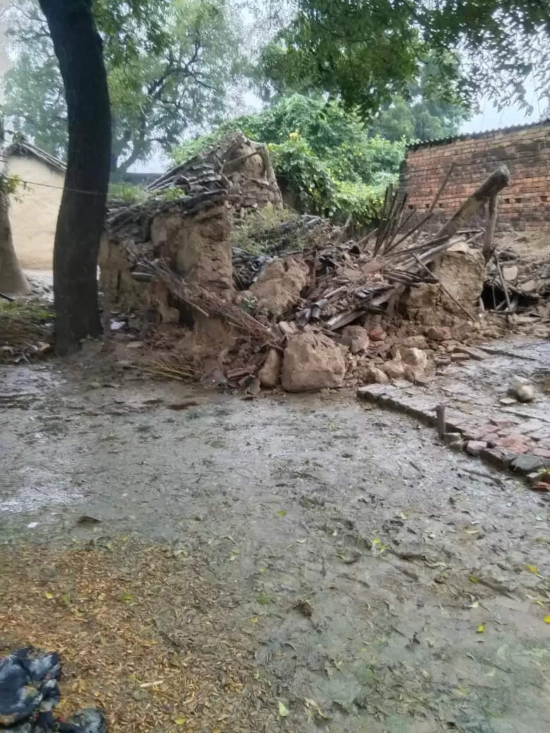 Two-Houses-Collapsed
