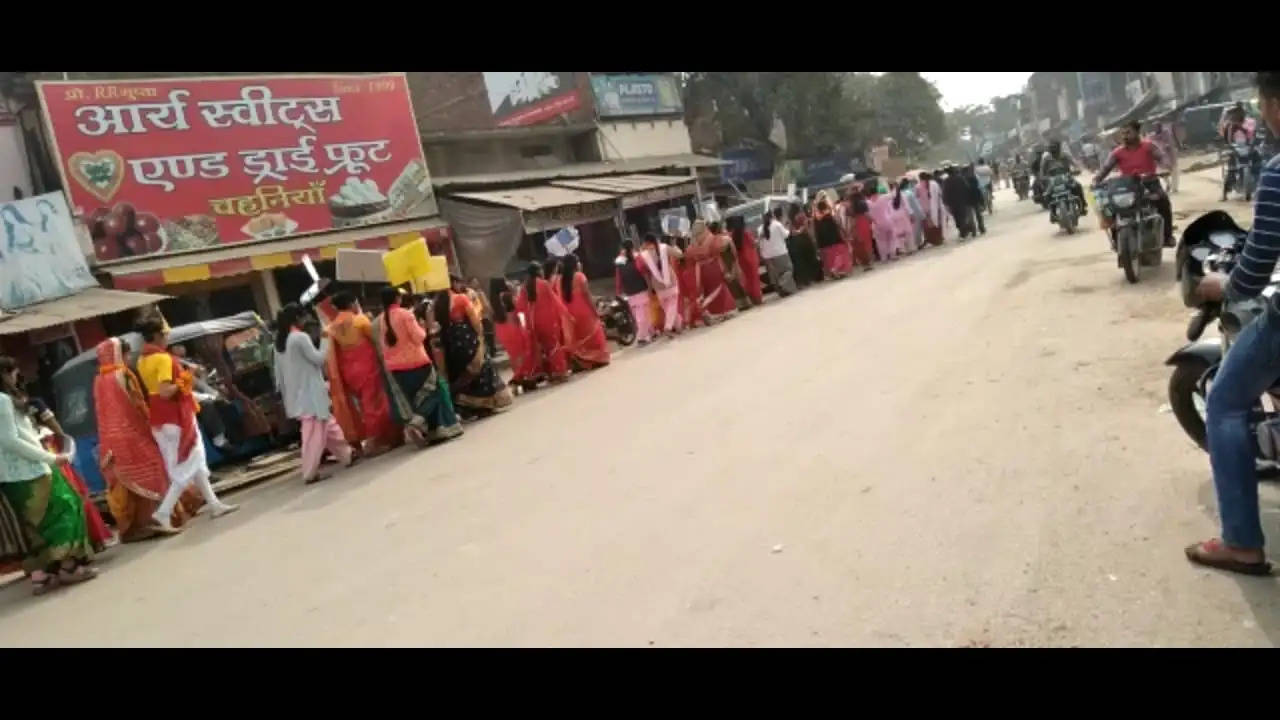 Scout guide students rally