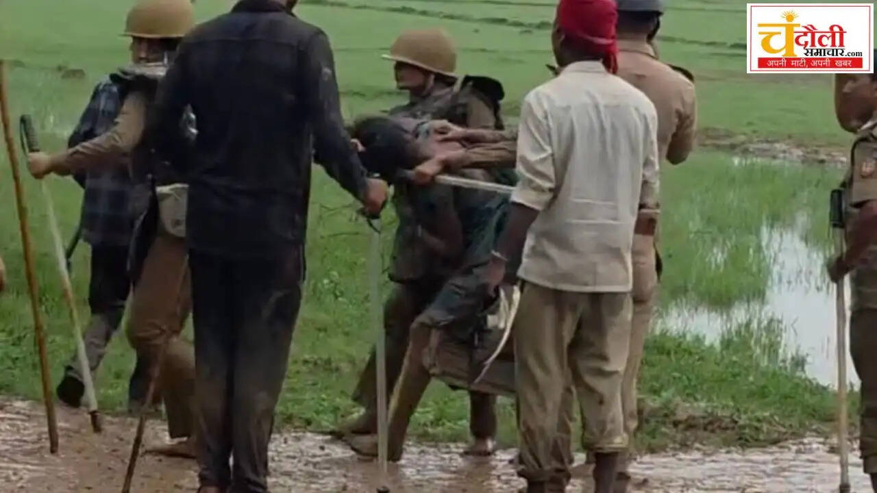 chandauli-sp-delegation-meets-dm-over-naugharh-police-issue