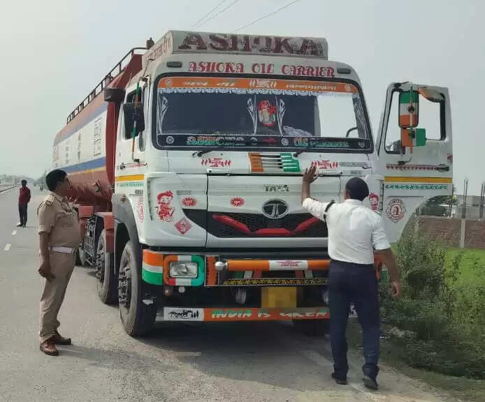 Chandauli-Traffic-Police