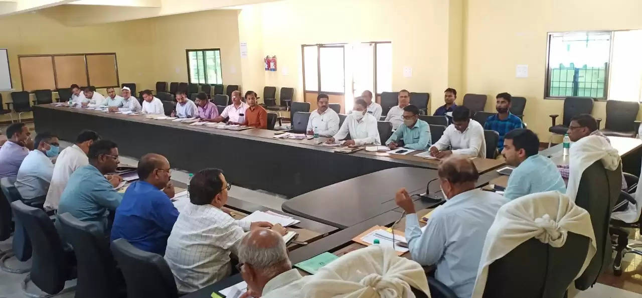 DM held a meeting on the availability of drinking water during summer season