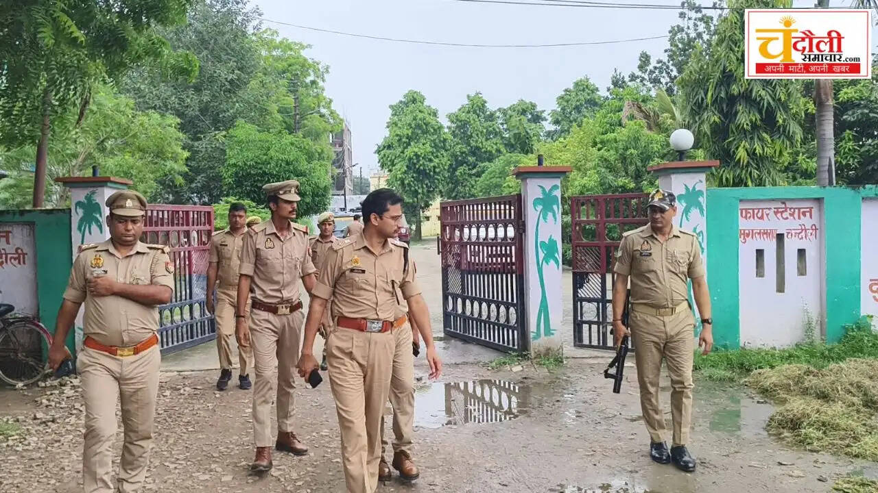chandauli-news-sp-aakash-patel-fire-office-inspection-noc-delay