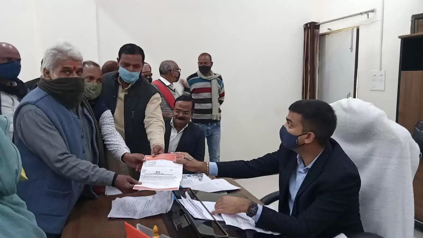 National Parshuram Parishad submitted a memorandum to  DM