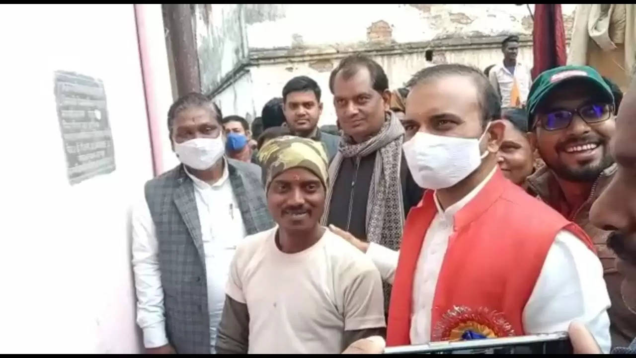 Saiyadraja BJP MLA Sushil Singh Door to Door Campaign 