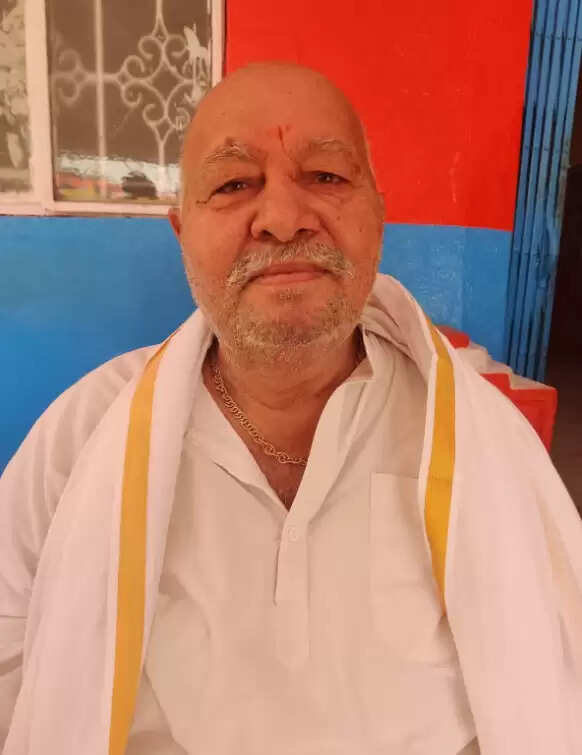  Manoj Singh W father passed away cause of death  Heritage Hospital Varanasi lung infection treatment