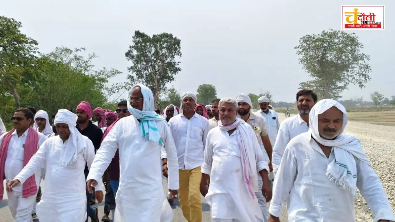 chandauli-ex-mp-ramkishun-yadav-padyatra-farmers-protest-baburi