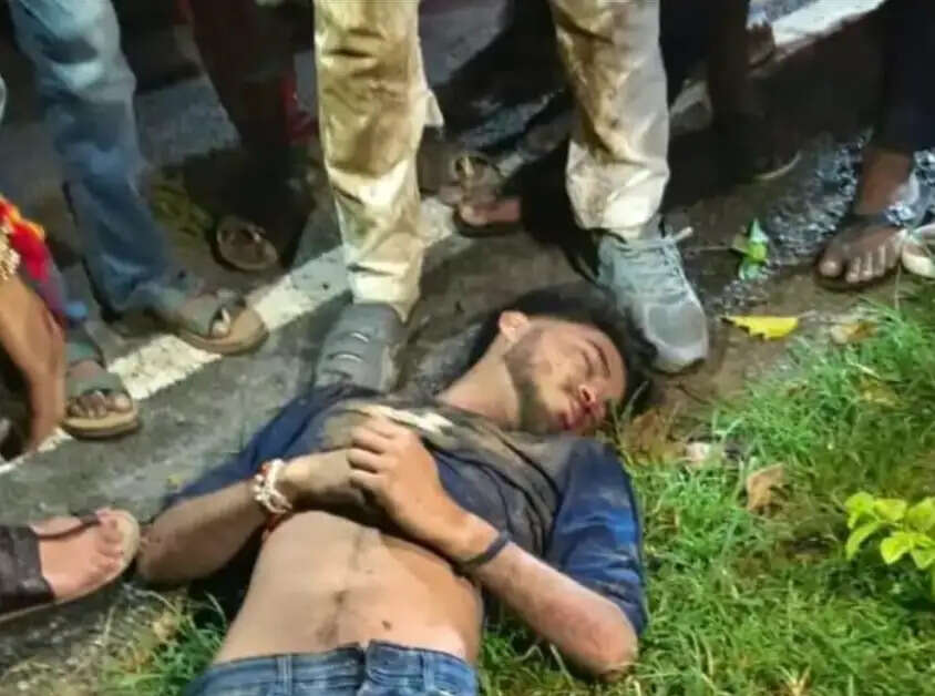 chandauli news bike accident, chandauli khabar chakia crash, chandauli samachar bhu trauma, chandauli news road accident, chandauli khabar youth death