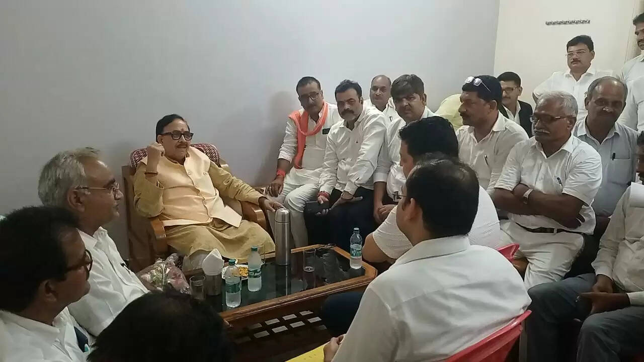 Dr Mahendra Nath pandey