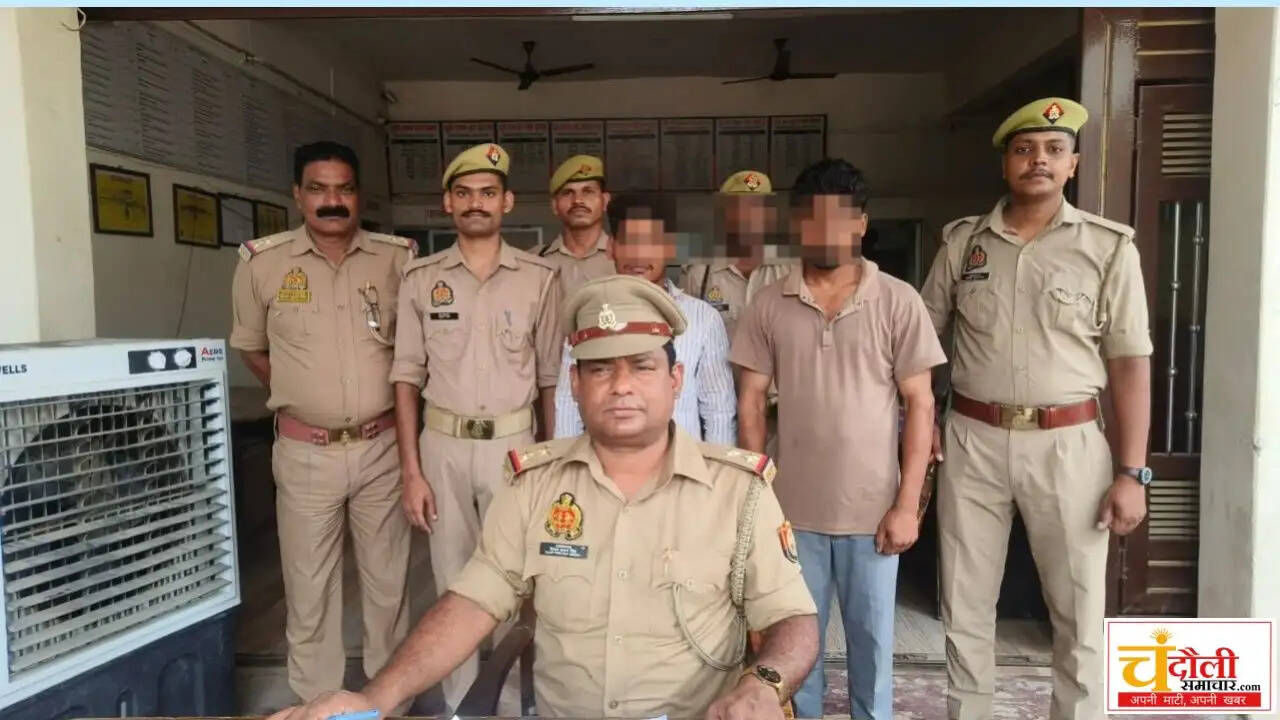 mughalsarai-police-team-attack-two-arrested