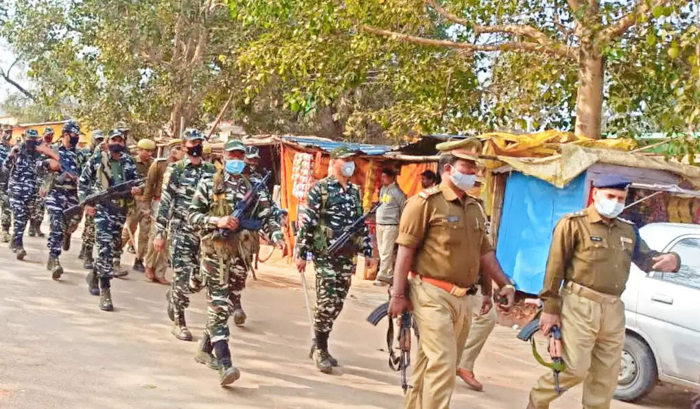 Naugarh police and CRPF Flag March