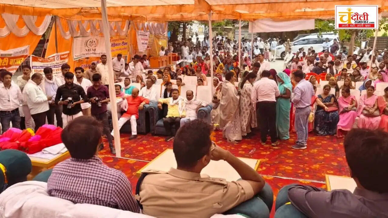 chandauli-minister-sanjeev-gond-jan-chaupal-block-resolved-issues 