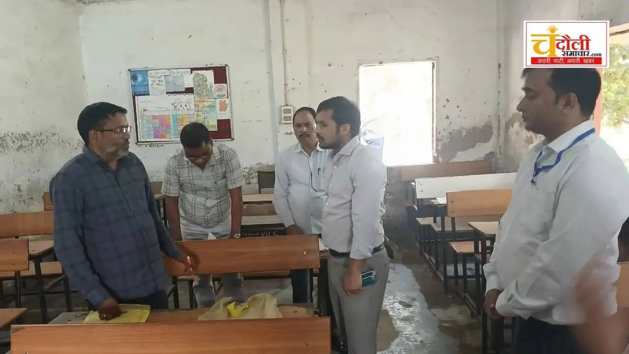 मतदाता सूची में नाम दर्ज कराने के लिए चला विशेष अभियान, डीएम ने पोलिंग बूथों का किया औचक निरीक्षण