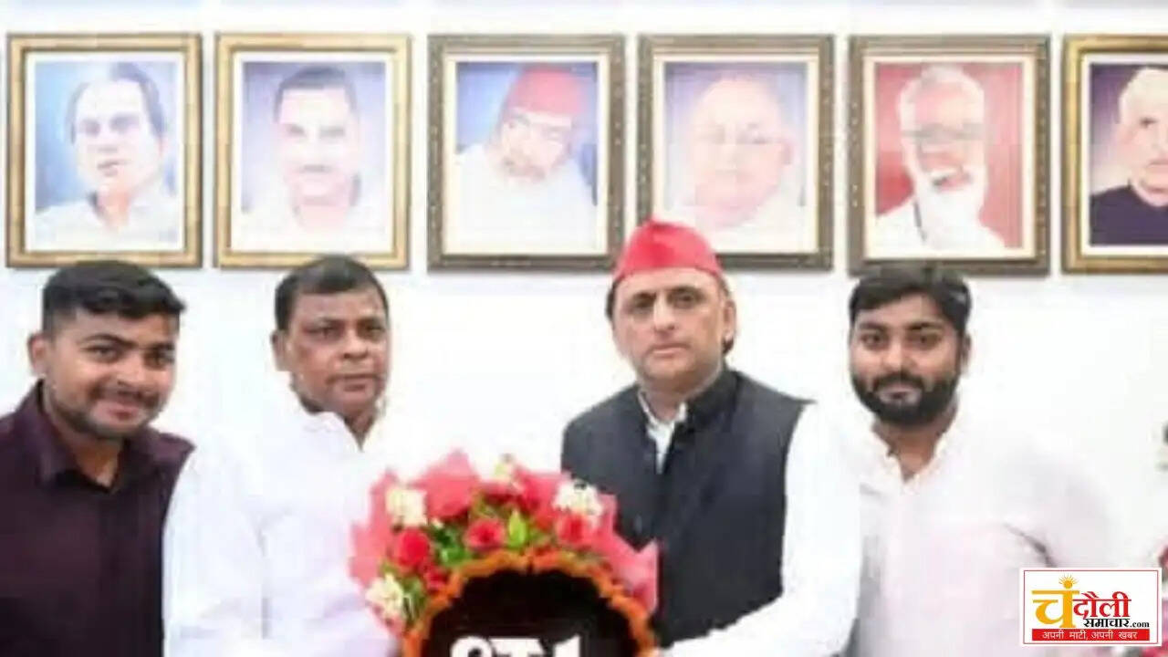 babban-chauhan-akhilesh-yadav-photo-viral