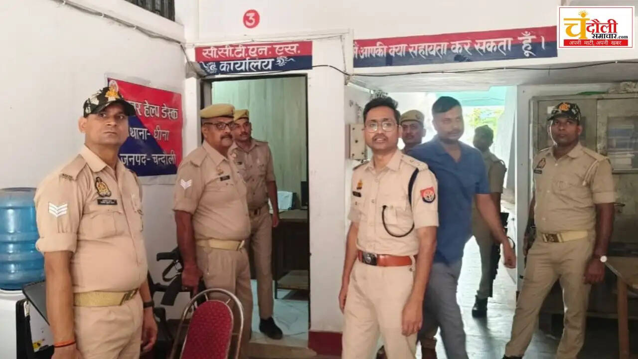 chandauli-news-sp-akash-patel-surprise-inspection-dhina-police-station