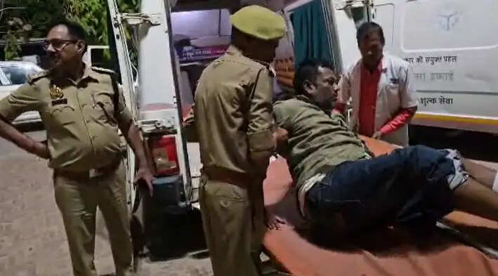 chandauli news encounter update today, chandauli khabar criminal dharmendra bharti, chandauli samachar police firing arrest, history sheeter encounter in chandauli, alinagar police station crime news