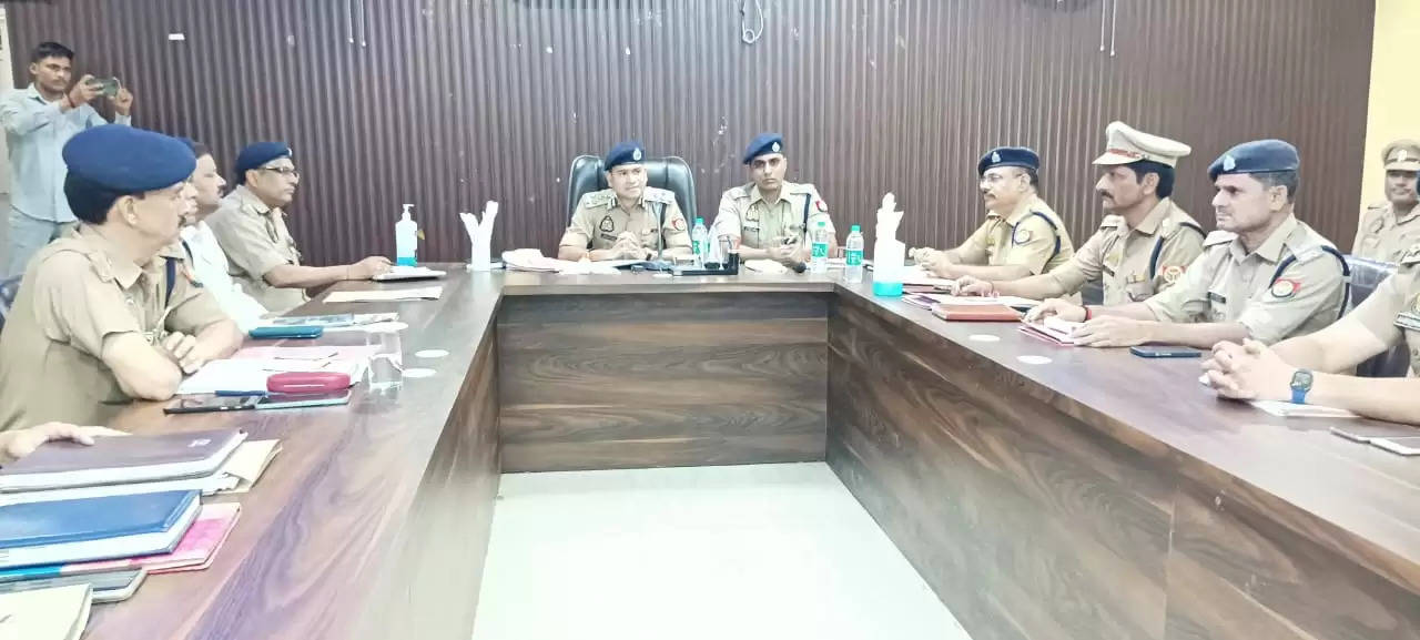 Chandauli Police 
