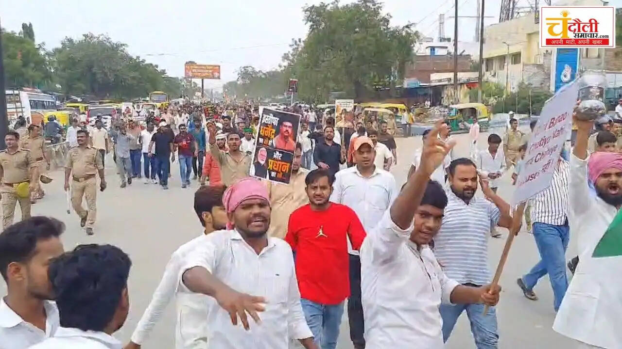 chandauli-news-jantar-mantar-lathicharge-student-protest-pddu-nagar