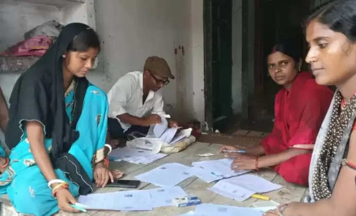  Chandauli voter list update 2025  SIR campaign Chandauli election news  Voter list name deletion process  Uttar Pradesh voter card verification  Election Commission notice to voters