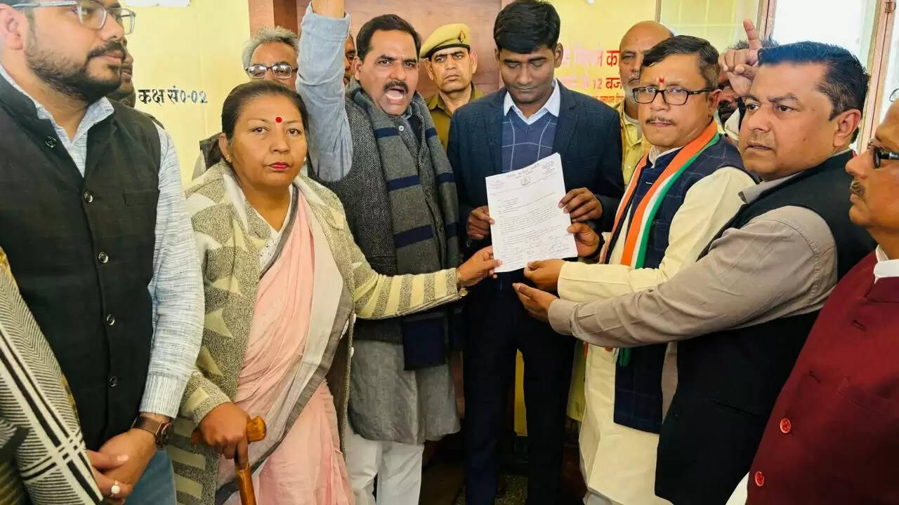 Chandauli news congress protest, chandauli khabar bjp politics,