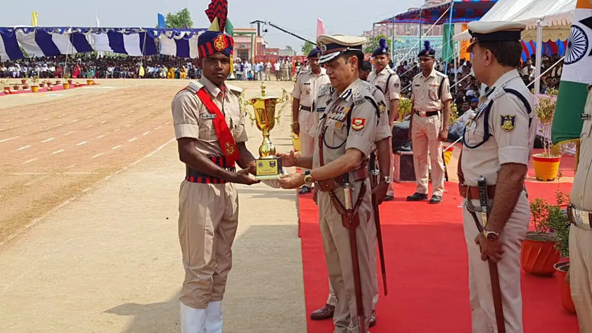 bihar-police-recruits-passing-out-parade-crpf-chakia-chandauli